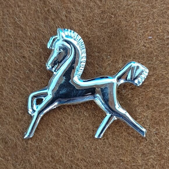 Coro Vintage 1940s Sterling Silver Running Horse Brooch - Picture 5 of 11